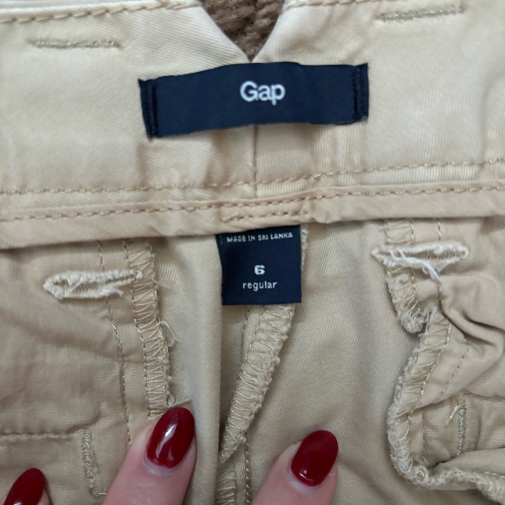 Gap- Khaki Pant’s​ - Picture 3 of 3